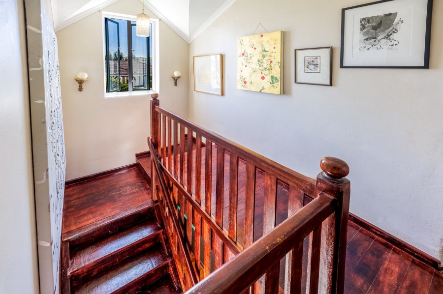 5 Bedroom Property for Sale in Paradyskloof Western Cape